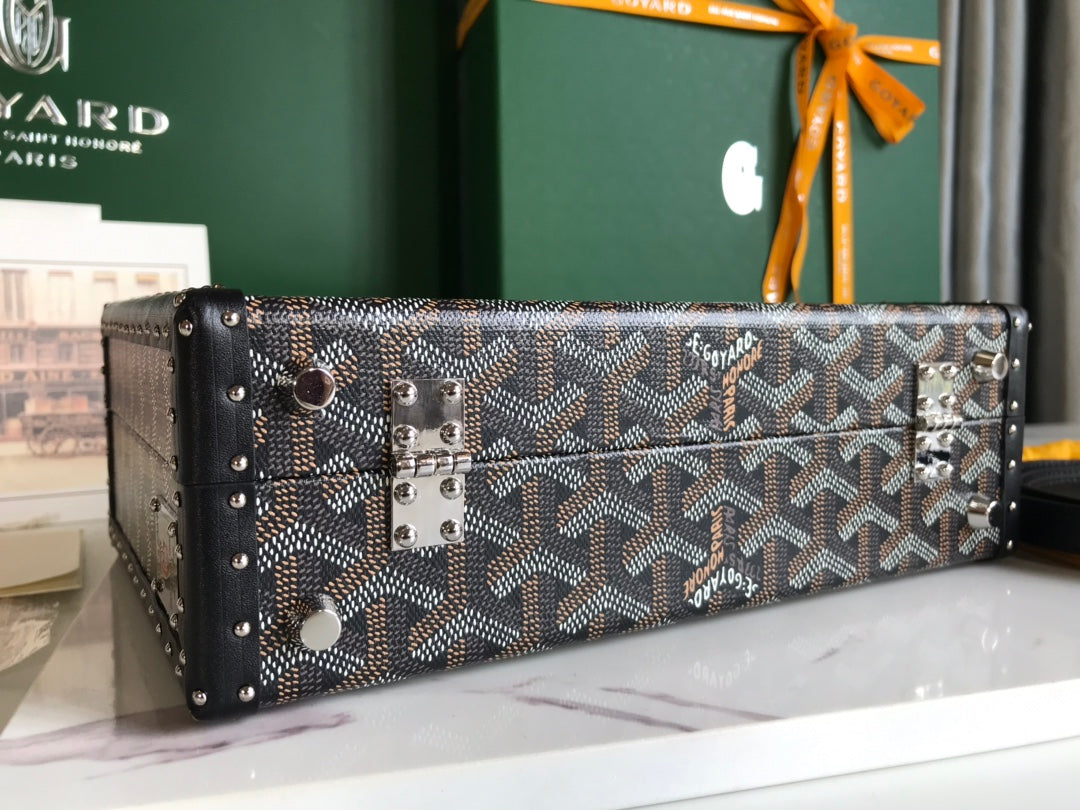 GRAND HÔTEL TRUNK BAG 24 IN BLACK GOYARDINE CANVAS AND CALFSKIN