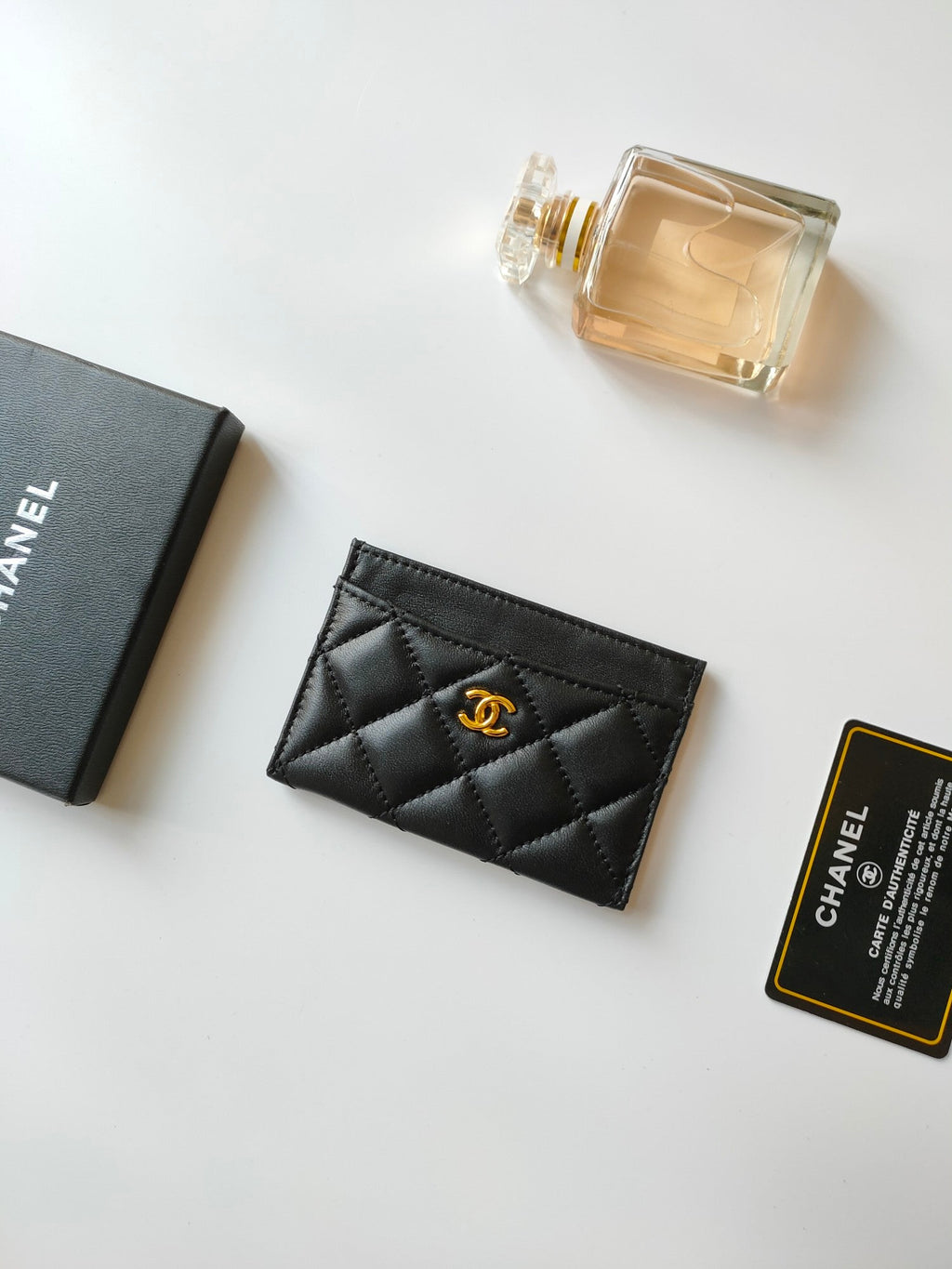 CHANEL CARD HOLDER 11.2 BLACK CALFSKIN GOLD ICON