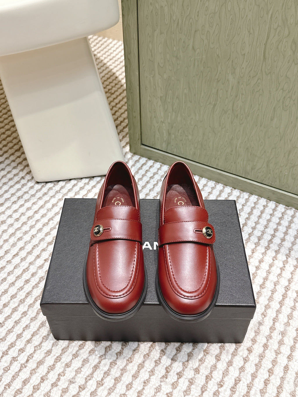 CHANEL 25S GODDESS FLAT LOAFERS IN DARK RED CALFSKIN GOLD HARDWARE