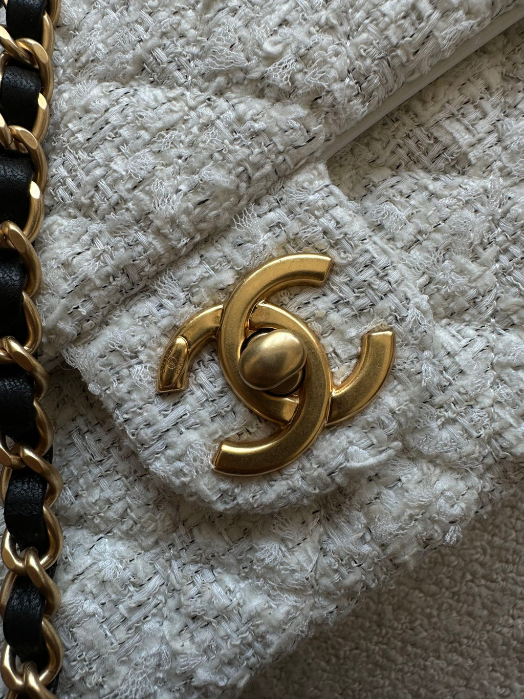 CHANEL 25S MINI FLAP BAG 23 IN CREAM WHITE TWEED WITH GOLD HARDWARE