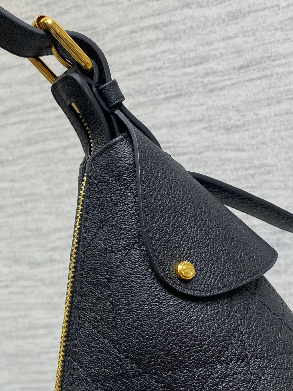 DIOR 25S VOYAGE BAG 34 IN BLACK FLAT MACROCANNAGE GRAINED CALFSKIN