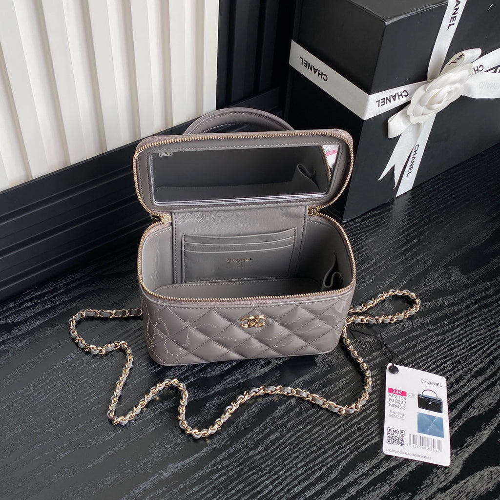 CHANEL 25S VANITY CASE 17 IN CHARCOAL GRAY PATENT CALFSKIN GOLD HARDWARE