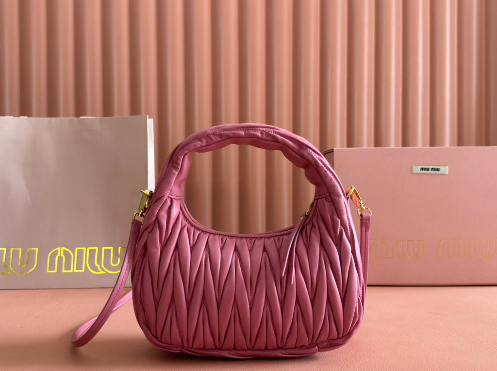 WANDER MATELASSÉ HANDBAG 23 IN CONTESSA PINK LAMBSKIN