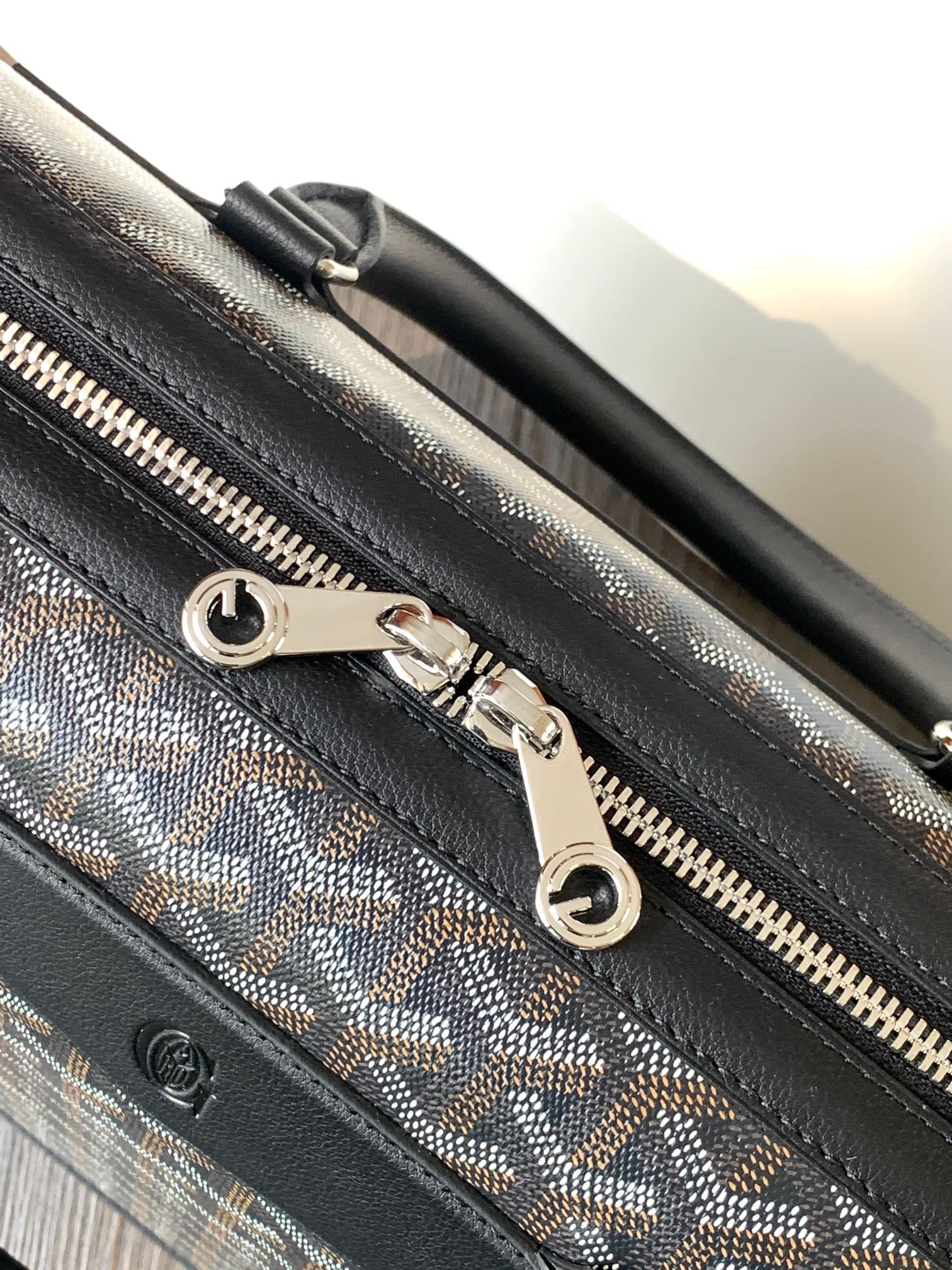 CISALPIN DOCUMENT CASE 39 IN BLACK GOYARDINE CANVAS AND CALFSKIN