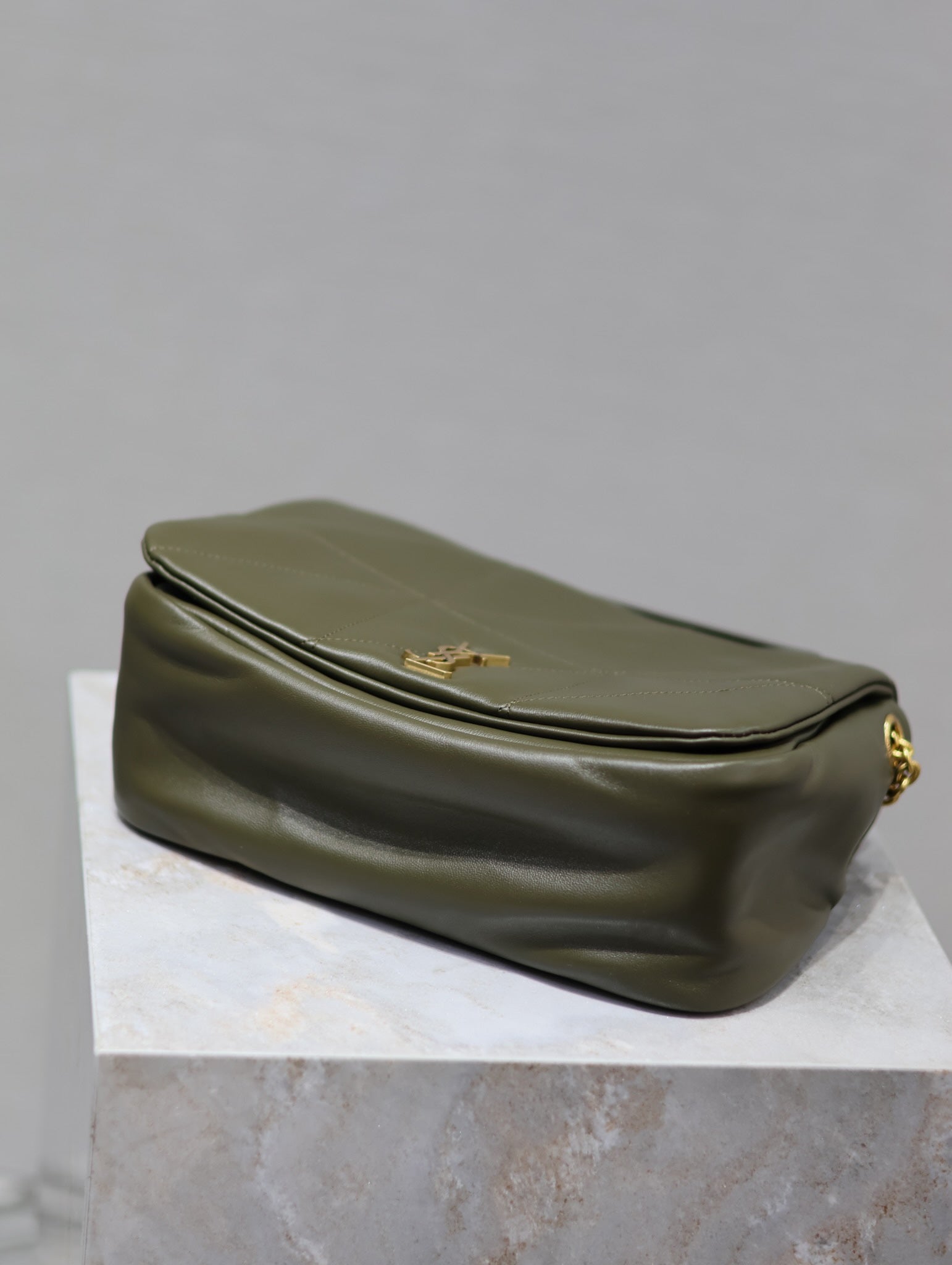 YSL 25S JAMIE 25 IN LIGHT MUSK LAMBSKIN GOLD HARDWRE